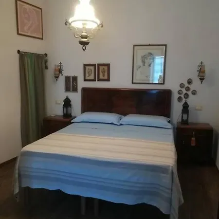 Apartamento Centro Storico 5 Minuti A Piedi Dalle Spiagge Ristruttarato A Nuovo Hystorical 5 Minutes By Step To The Beaches *