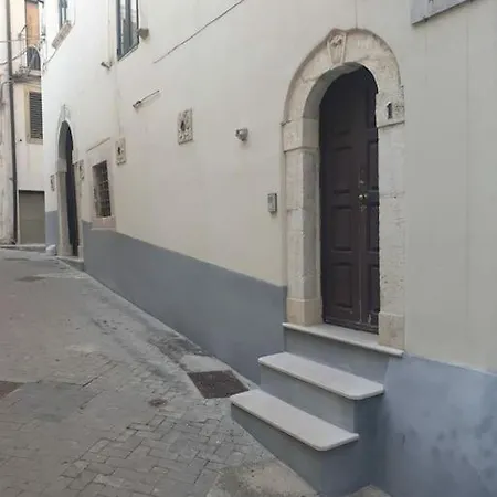 Centro Storico 5 Minuti A Piedi Dalle Spiagge Ristruttarato A Nuovo Hystorical 5 Minutes By Step To The Beaches Apartamento Rodi Garganico