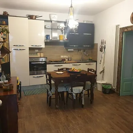 Apartamento Centro Storico 5 Minuti A Piedi Dalle Spiagge Ristruttarato A Nuovo Hystorical 5 Minutes By Step To The Beaches *